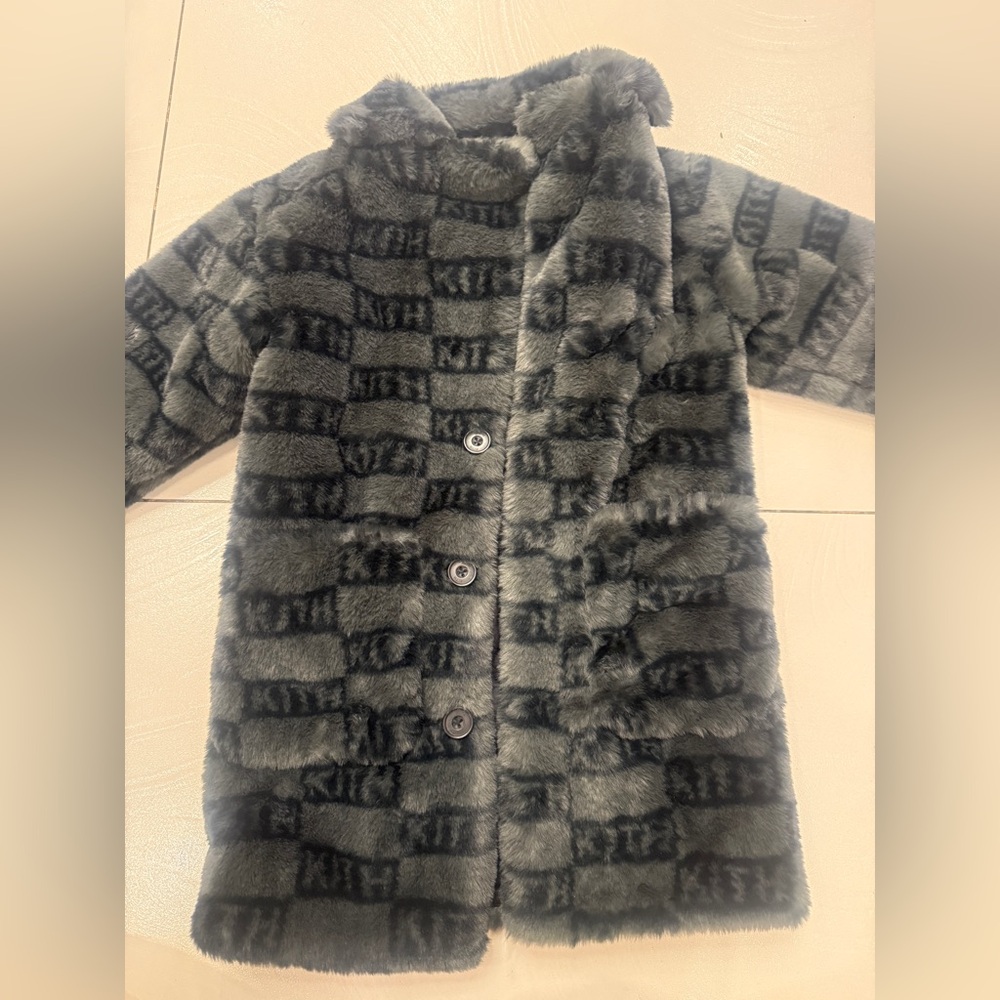 KITH KIDS faux fur Monogram Royce coat with buttons size 4/5 kids